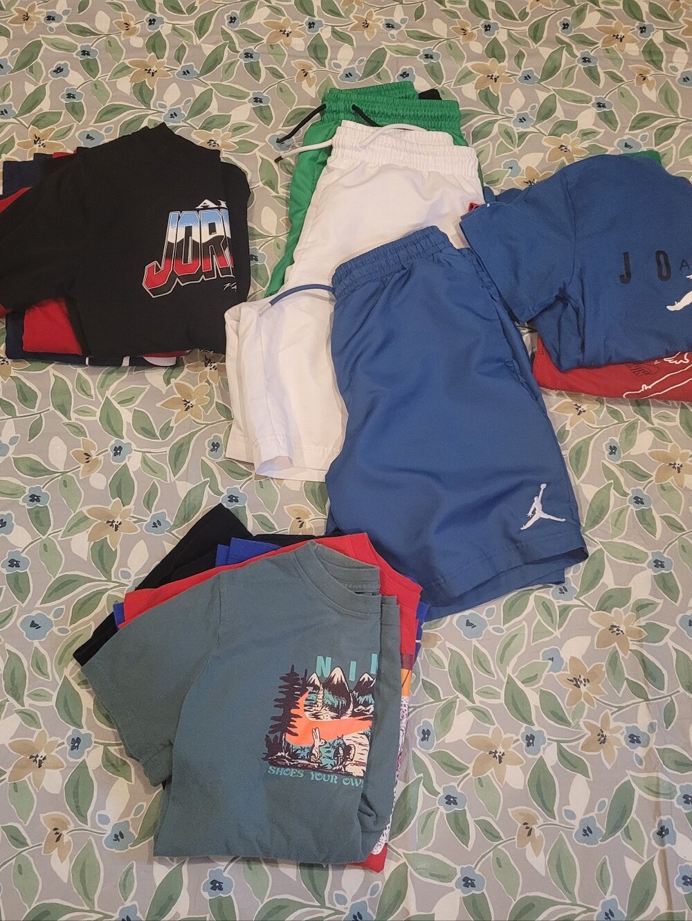 Boys Large 14/16 Lot Of Air Jordan Short Sets & Nike T Shirts 15 Pieces